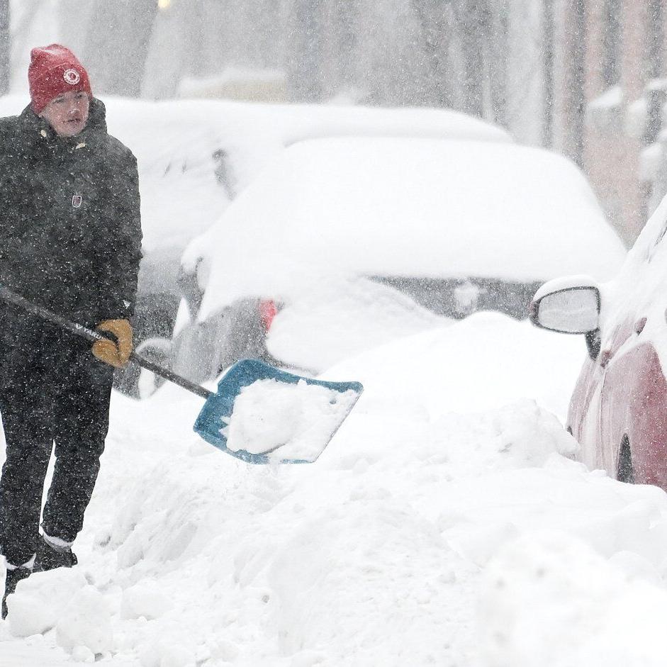 'Holy snow, Batman!': Ontario, Quebec residents dig out after major weekend snowfall